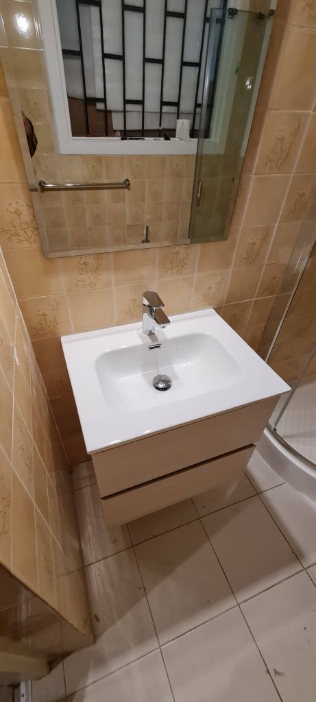 ​GRIFERÍA, ACCESORIOS DE BAÑO, MAMPARAS Y MÁS